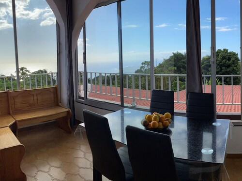 Gîte Bec Rose at mid-height with coast view, 2 bedrooms