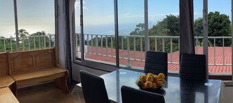 Gîte Bec Rose at mid-height with coast view, 2 bedrooms