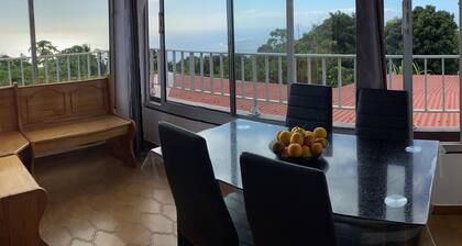 Gîte Bec Rose at mid-height with coast view, 2 bedrooms