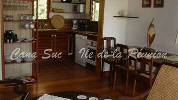Refrigerador, microondas y horno