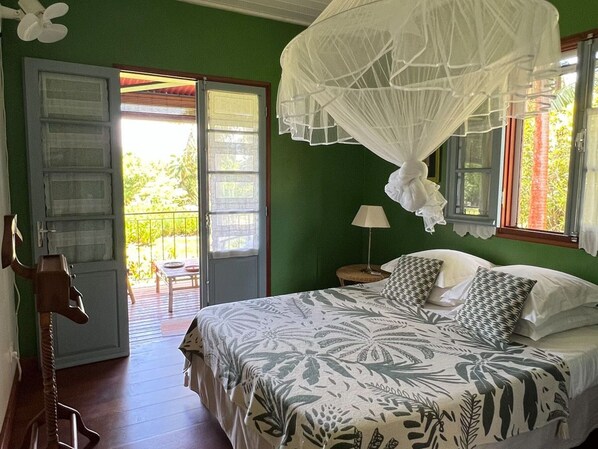 3 bedrooms, free WiFi, bed sheets - VERT NATTE Cottage with Creole Garden in Sainte-Rose (Sainte-Rose)