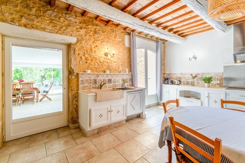Apartment 'La Velle' with Private Terrace, Private Garden, and Wi-Fi