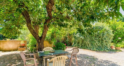 Apartment 'La Velle' with Private Terrace, Private Garden and Wi-Fi