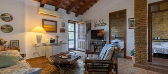 Holiday Home 'Casa Sorrapa' with Lake Views, Wi-Fi and Air Conditioning