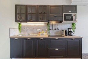 Fridge, microwave, stovetop, dishwasher - Apartment 'Bellavista Cottage Salvia' with Shared Garden, Wi-Fi and Air Conditioning (barberino di mugello)