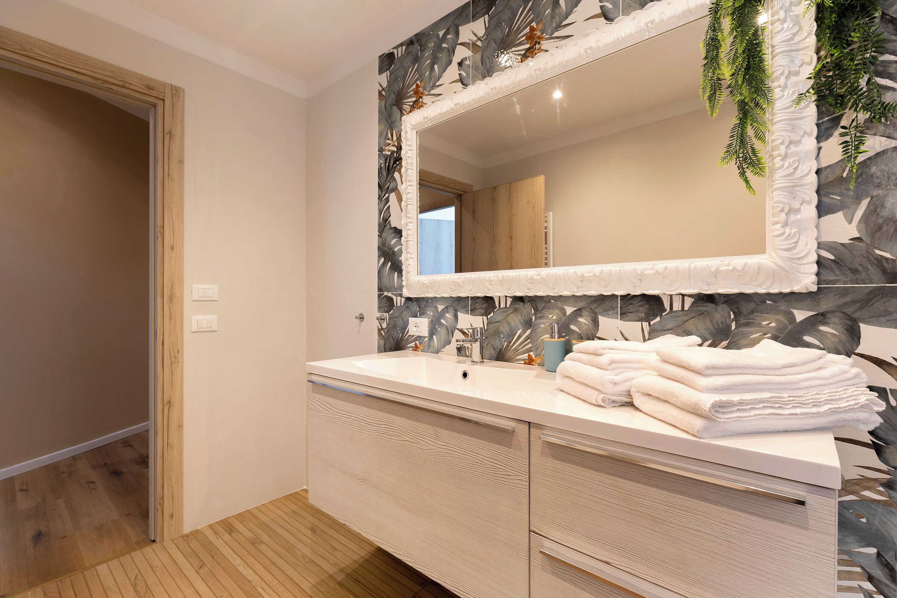 Dusche, Haartrockner, Handtücher