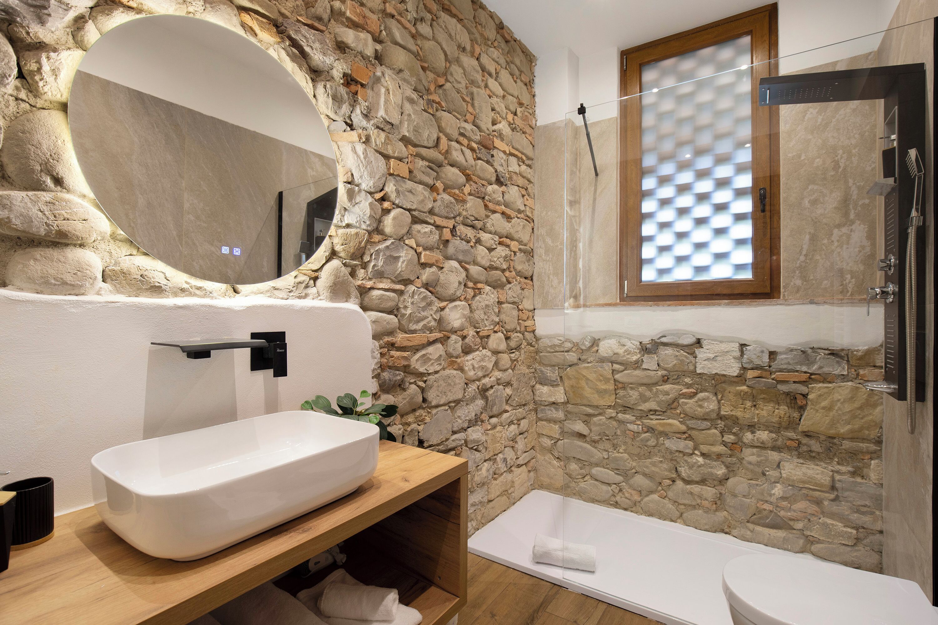 Doccia, asciugacapelli, asciugamani