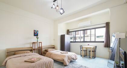 Charming 1-bedroom with WiFi and AC in wonderful Thonglor area