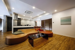 Basic-Villa, Balkon, Meerblick | Wohnbereich