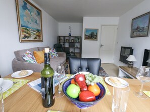 Living area - Beachcombers, 13 Chesil House (Bridport)