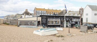 Beachcombers, 13 Chesil House