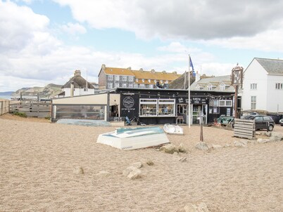 Beachcombers, 13 Chesil House