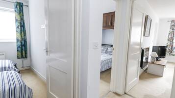 Cottage | 2 bedrooms, individually decorated, individually furnished, free WiFi