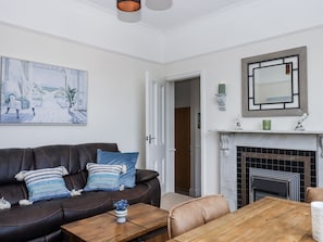 Living area - Kinbrae Apartment (Torquay)