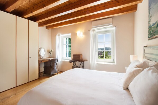 7 camere, ferro/asse da stiro, Wi-Fi gratuito, lenzuola