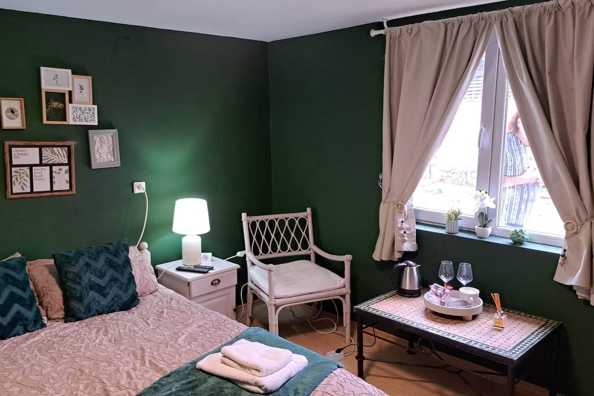 Chambre Classique, vue jardin