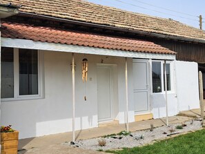 Exterior - Muddy Puddles Farm (Kovachevets)