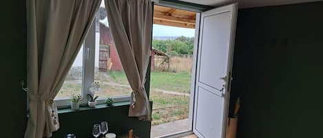 Classic Room, Garden View | Individually decorated, individually furnished, free WiFi