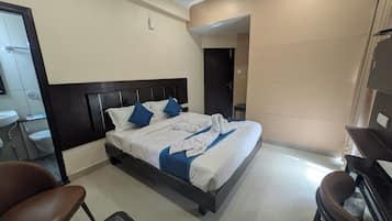 Room, City View | In-room safe, iron/ironing board, free WiFi