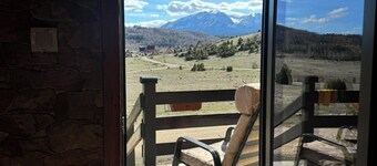 Peaceful Cabin with Mountain View - Ideal for Families!