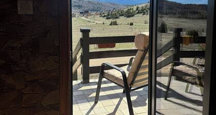 Peaceful Cabin with Mountain View - Ideal for Families!