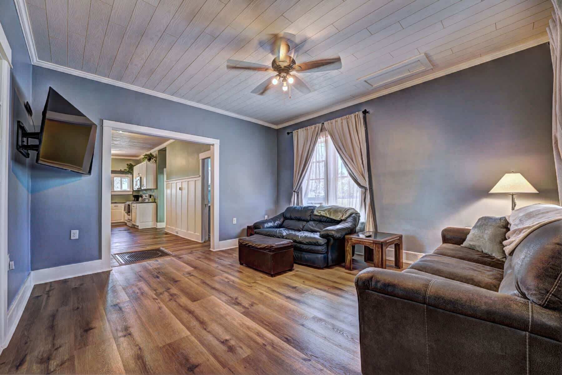 Charming 3br Farmhouse, Near Trails & Town - Grand Junction, CO