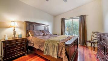 2 bedrooms, desk, iron/ironing board, WiFi