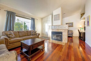 TV, fireplace, offices - Desert View Home, Pool & Hot Tub (Phoenix)