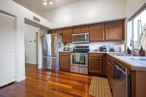 Fridge, microwave, oven, stovetop - Desert View Home, Pool & Hot Tub (Phoenix)