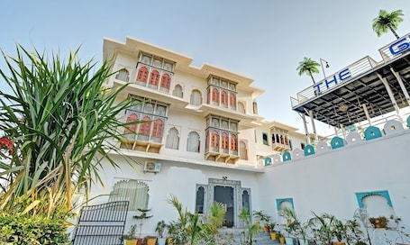 Front of property. KHAKHRI HAVELI - A Boutique Hotel