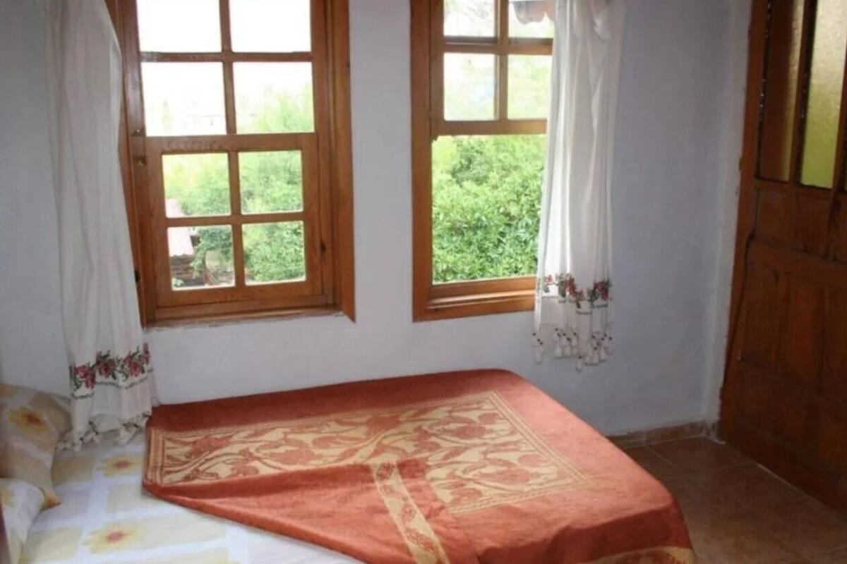 Standard Double Room, Garden View | WiFi (free), bed sheets