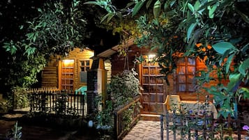 Bungalow, Garden View | Free WiFi, bed sheets