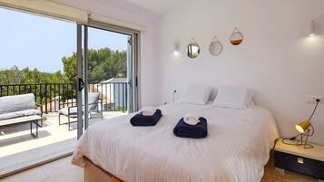 4 slaapkamers, een strijkplank/strijkijzer, wifi, beddengoed