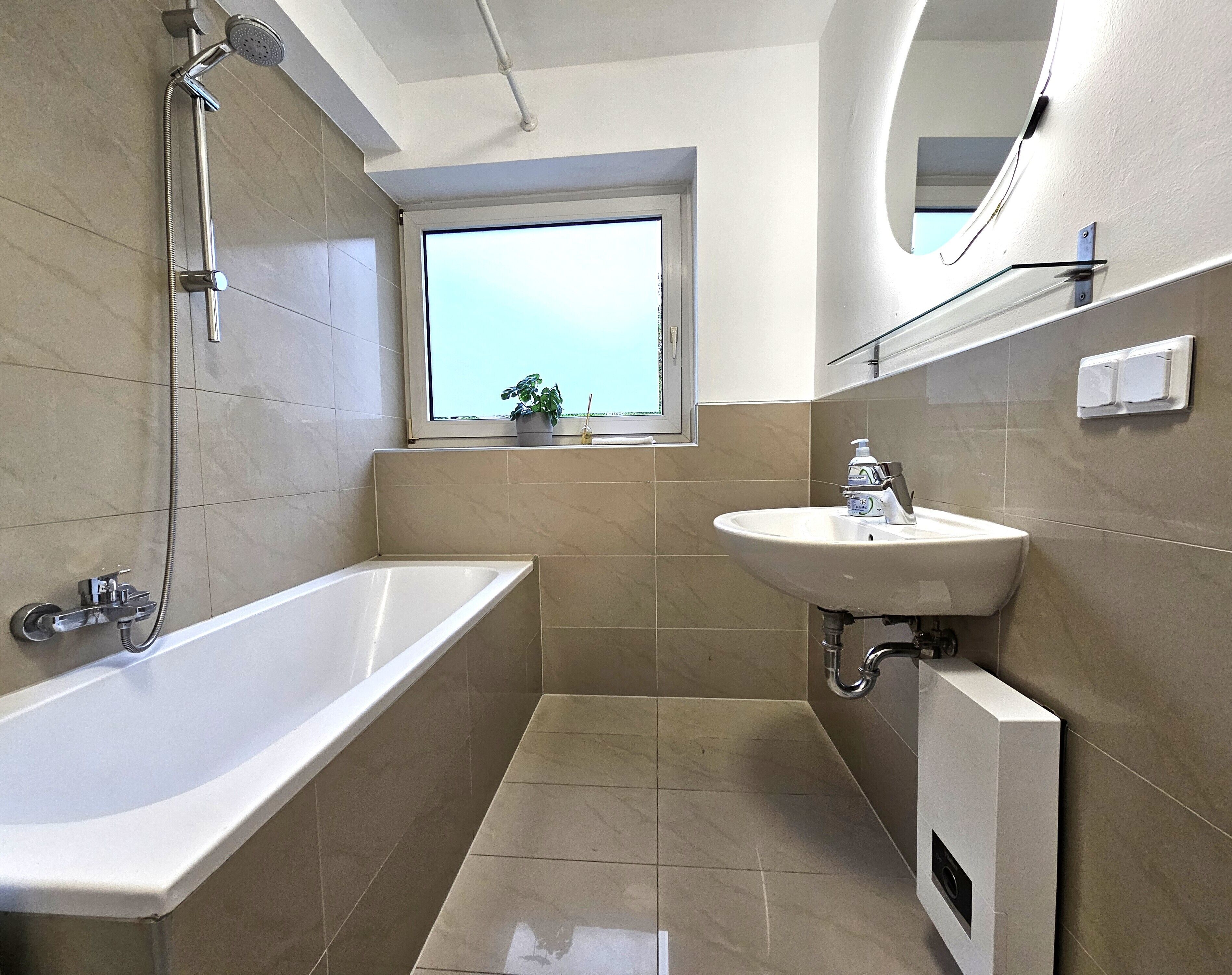 Premium Apartment, Balcony, Courtyard View | Bathroom