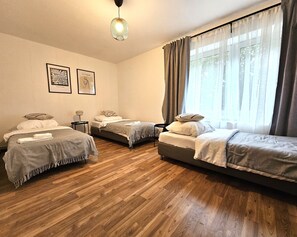 Premium Apartment, Courtyard View | Free WiFi - City Apartments (Neuss)