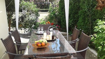 Biệt thự, hút thuốc | 4 phòng ngủ, phòng cách âm