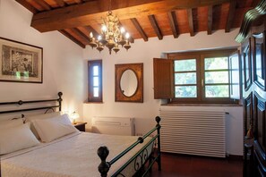 1 bedroom, travel crib, free WiFi, wheelchair access