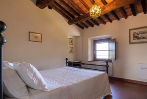 1 dormitori, un bressol de viatge i wifi gratuïta 