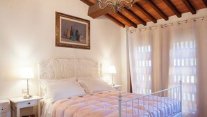 1 bedroom, travel crib, WiFi (free) - Lovely apartment in villa for 2 guests with WIFI, A/C, pool, TV and pets allowed (Peccioli)