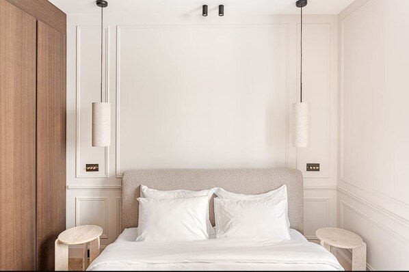 WiFi, bed sheets