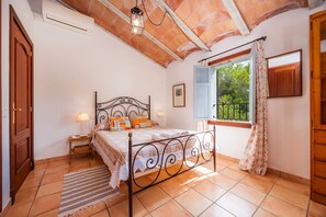 4 bedrooms, iron/ironing board, WiFi, bed sheets - Villa 'Es Galliner' with Private Pool, Private Terrace and Wi-Fi (Illes Balears)