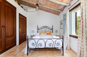 4 chambres, fer et planche à repasser, Wi-Fi, draps fournis