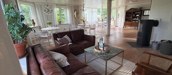 Hidden gem in the countryside - spacious house with 5 bedrooms, 13 beds & large garden