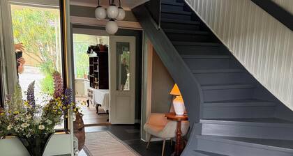 Hidden gem in the countryside - spacious house with 5 bedrooms, 13 beds & large garden