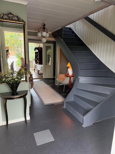 Hidden gem in the countryside - spacious house with 5 bedrooms, 13 beds & large garden