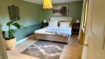 5 makuuhuonetta, silitysrauta/-lauta, Wi-Fi, vuodevaatteet