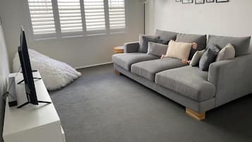 Family House, Garden View | Living area