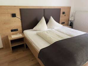 Skrivebord for bærbar PC, barnesenger (inkludert) og wi-fi (inkludert)