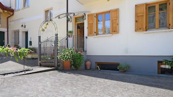 Esterni