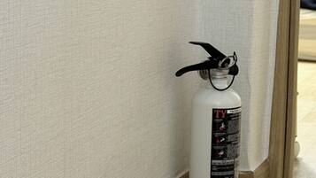 Habitación clásica doble, varias camas, no fumadores, frigorífico | Zona de estar